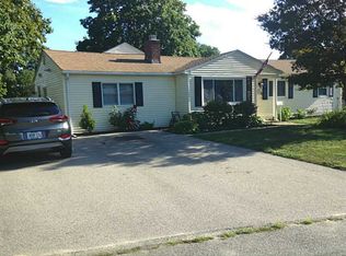 52 Metropolitan Dr, Warwick, RI 02886