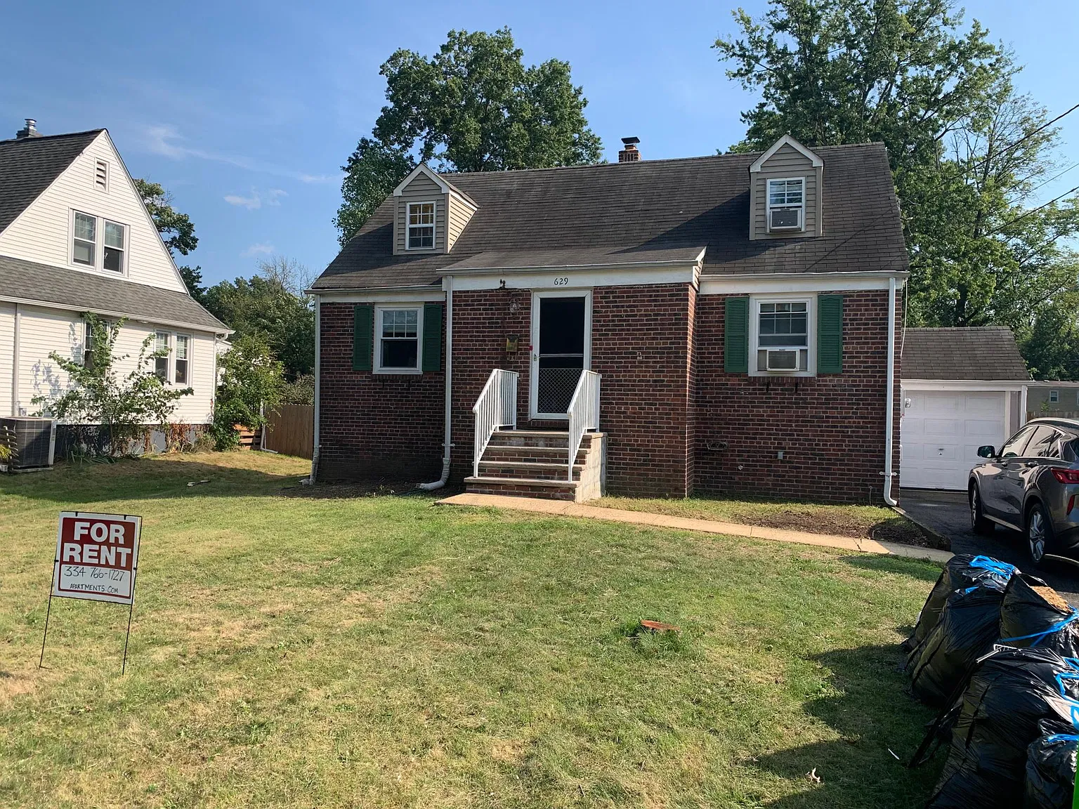 629 Townsend Pl — Photo 3