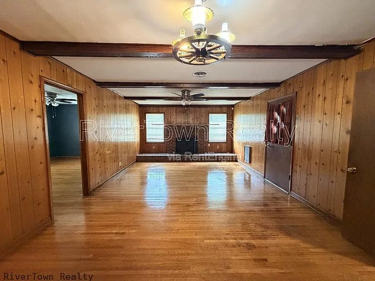 1517 Baxter Ave — Photo 8