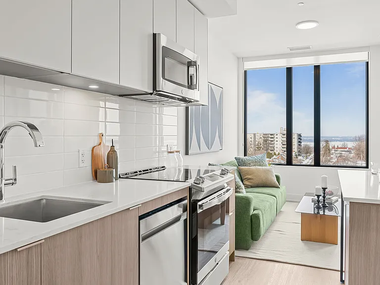 500 Upper Wellington St — Photo 13