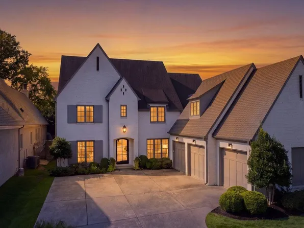 1251 S Dubray Pl, Collierville, TN 38017