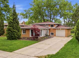 5 S Waterman Ave, Arlington Heights, IL 60004