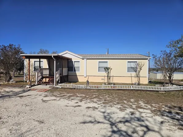 448 Reeves Ln, Harper, TX 78631