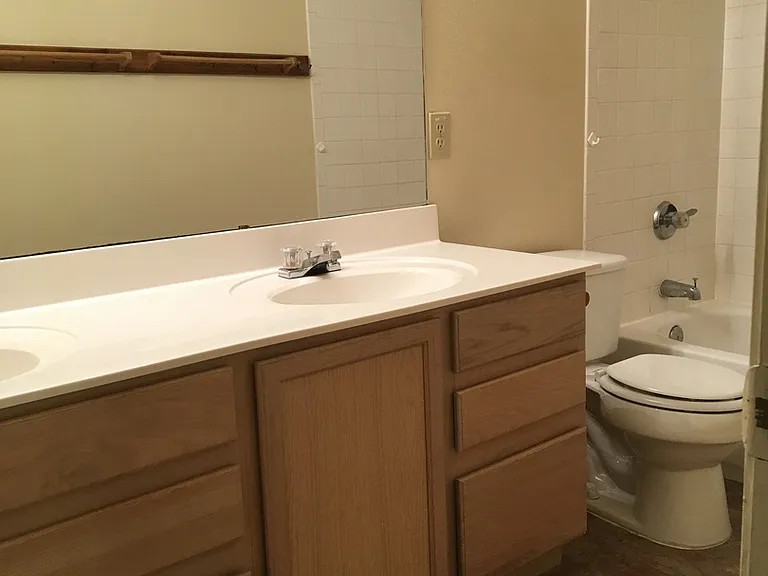 8003 Chestnut Manor Dr — Photo 11