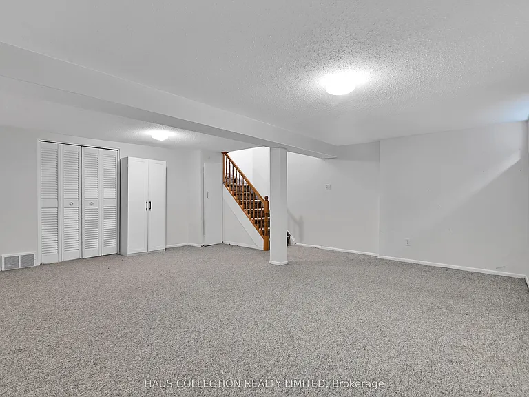 884 Walkley Rd — Photo 34