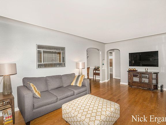 5th image of 2619 Almont Ave SE