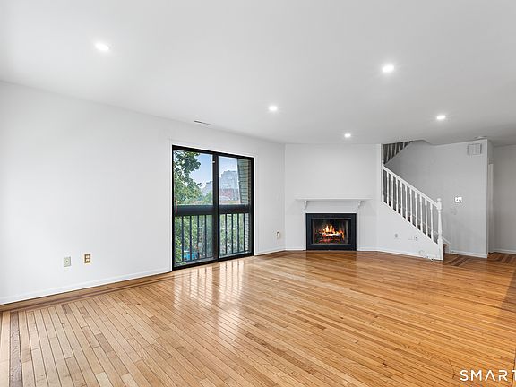 4th image of 1 Valley Road #202