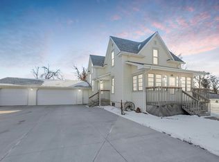 418 S Main St, Canton, SD 57013