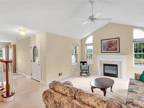 4th image of 5011 Whispering Pines Ln