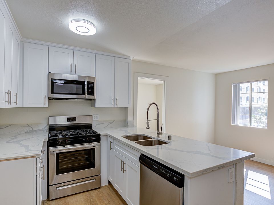 1st image of 720 S Hoover St #207A