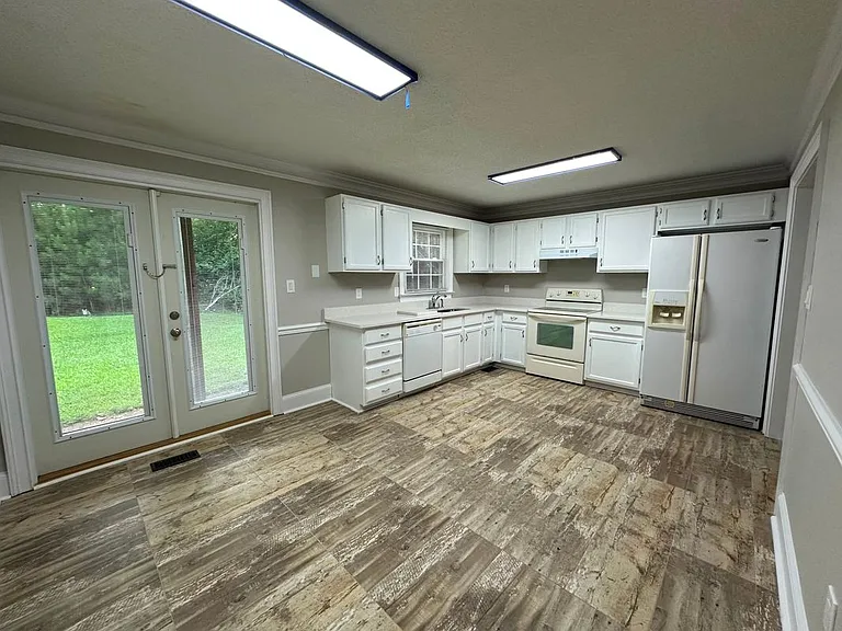 112 Barrington Dr #2 — Photo 9