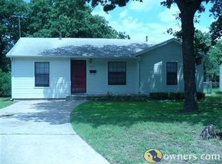2914 Oakwood St, Haltom City, TX 76117