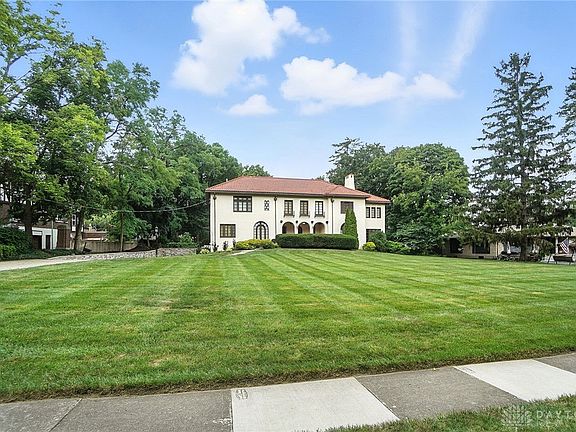 3rd image of 25 Thruston Blvd W