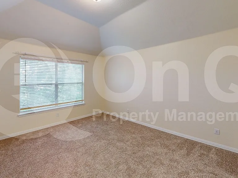 740 Peco St — Photo 7