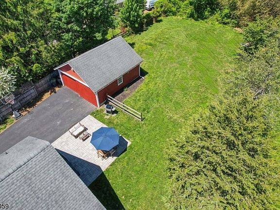 3rd image of 116 Readington Rd