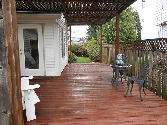 4th image of 294 NE 61st Pl