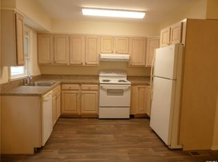 93 E 2nd St, Deer Park, NY 11729
