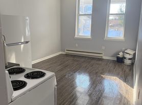 2031 W Ontario St, Philadelphia, PA