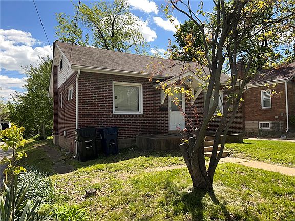 2nd image of 7624 Fairham Ave