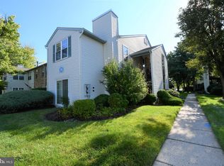 98 Center Ln, Mount Laurel, NJ 08054