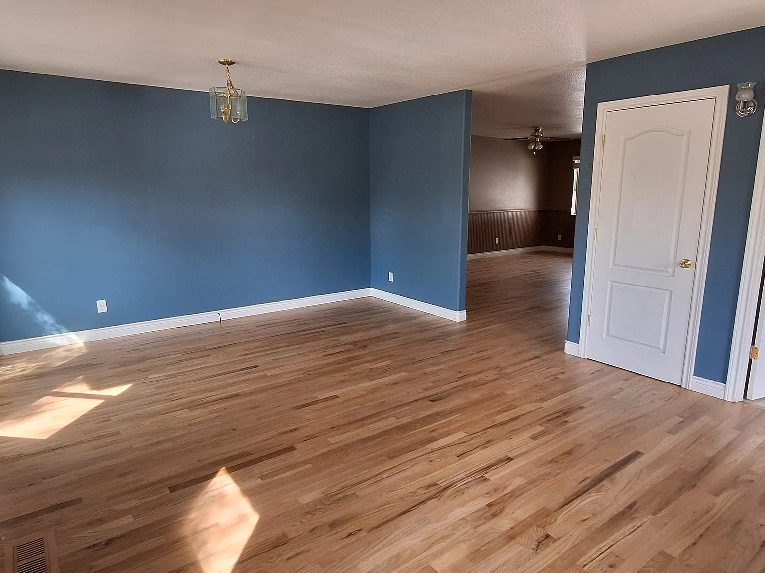 3 bed, 1400 sqft, $2,000 — Photo 2