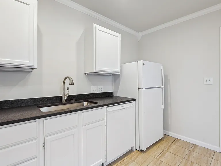 6516 E 5th Pl — Photo 9