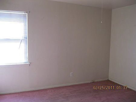 4th image of 1324 Britton Ave
