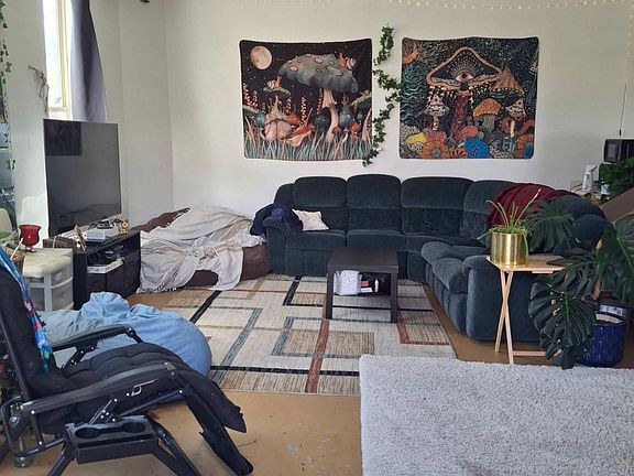 4th image of 856 E Harrison Ave