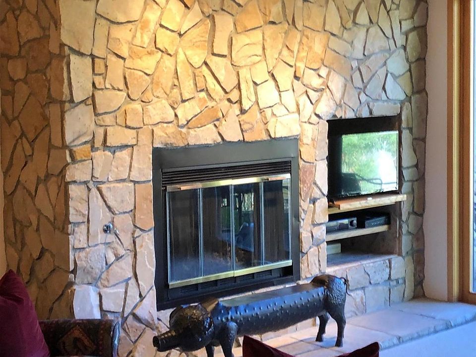 2nd image of 810 Ridge Rd #3