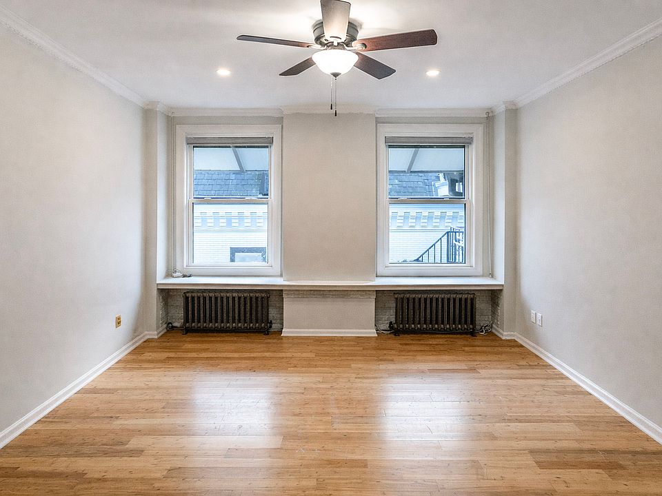 Hardwood 1-Bed/1-Bath
