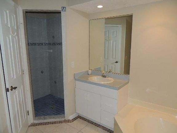 3rd image of 1625 SW Alvaton Ave