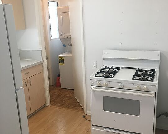 5th image of 942-944 N Havenhurst Dr