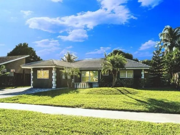 105 Pinehurst Ln, Boca Raton, FL 33431