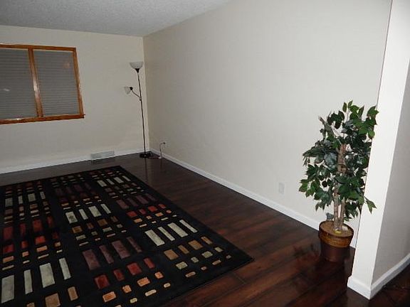 3rd image of 85 Glenside Ave