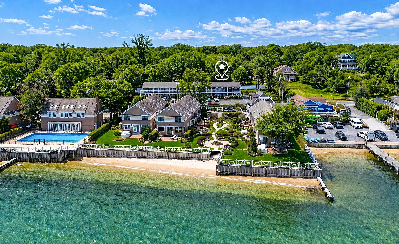 Condo overlooking Shinnecock Bay — Photo 1
