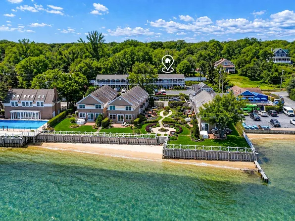 62 Canoe Place Rd Unit 625-626, Hampton Bays, NY 11946