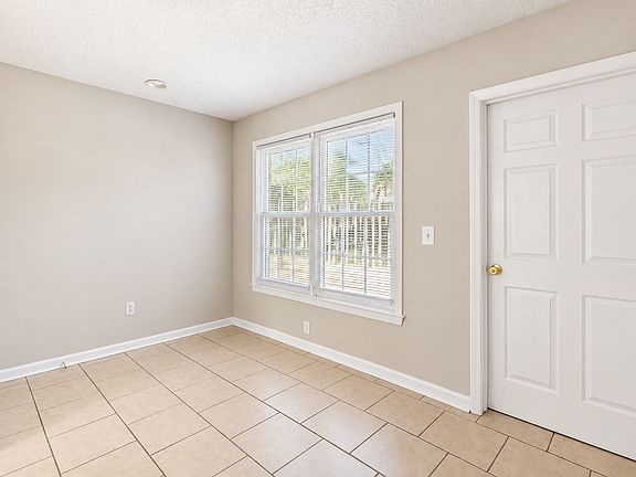 4th image of 9 Anderson Ave #B