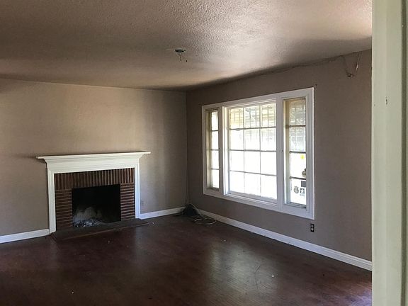 3rd image of 2280 Fernley Ave