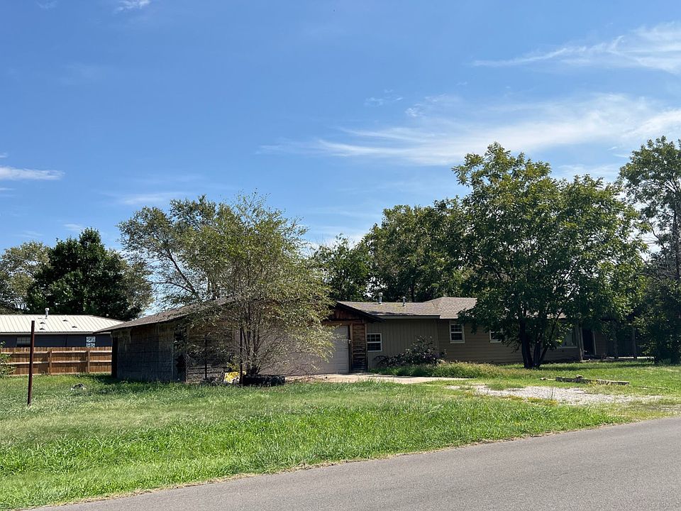 301 N 5th St, Cache, OK 73527 Zillow