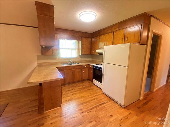 4th image of 1862 Herbie Cir