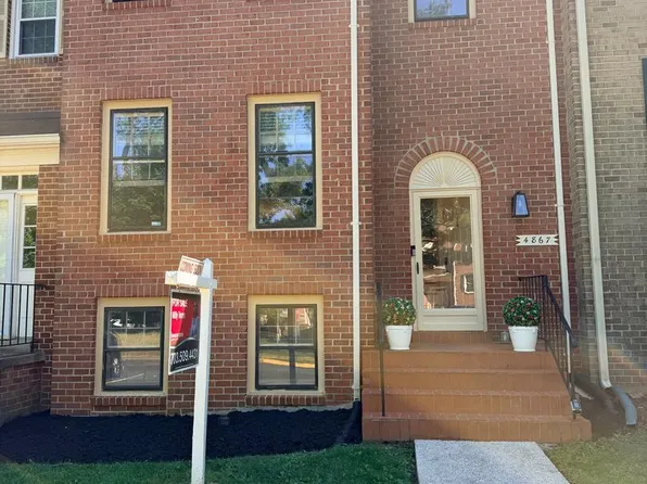 4867 Carriagepark Rd, Fairfax, VA 22032