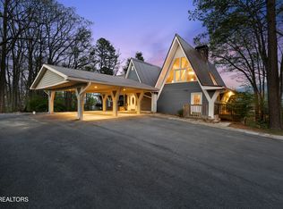 1066 Ski View Dr, Gatlinburg, TN 37738