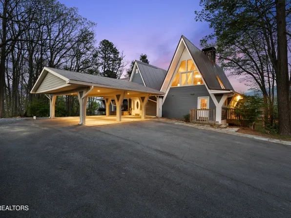 1066 Ski View Dr, Gatlinburg, TN 37738