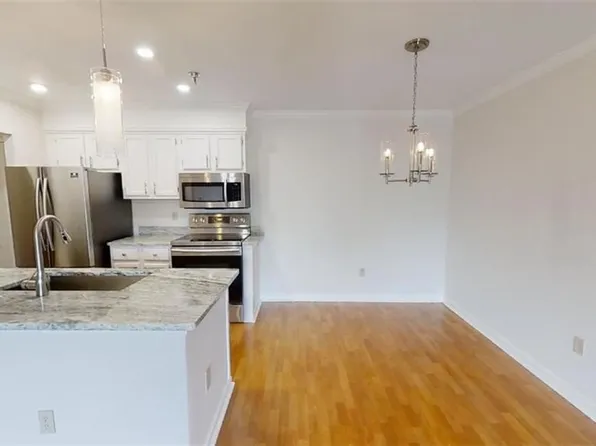 300 Johnson Ferry Rd NE Unit A703, Sandy Springs, GA 30328