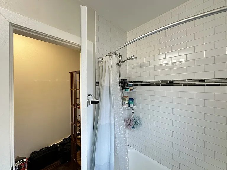 646 W Roscoe St #N4 — Photo 20