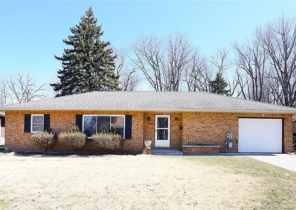 1st image of 285 Cadman Dr