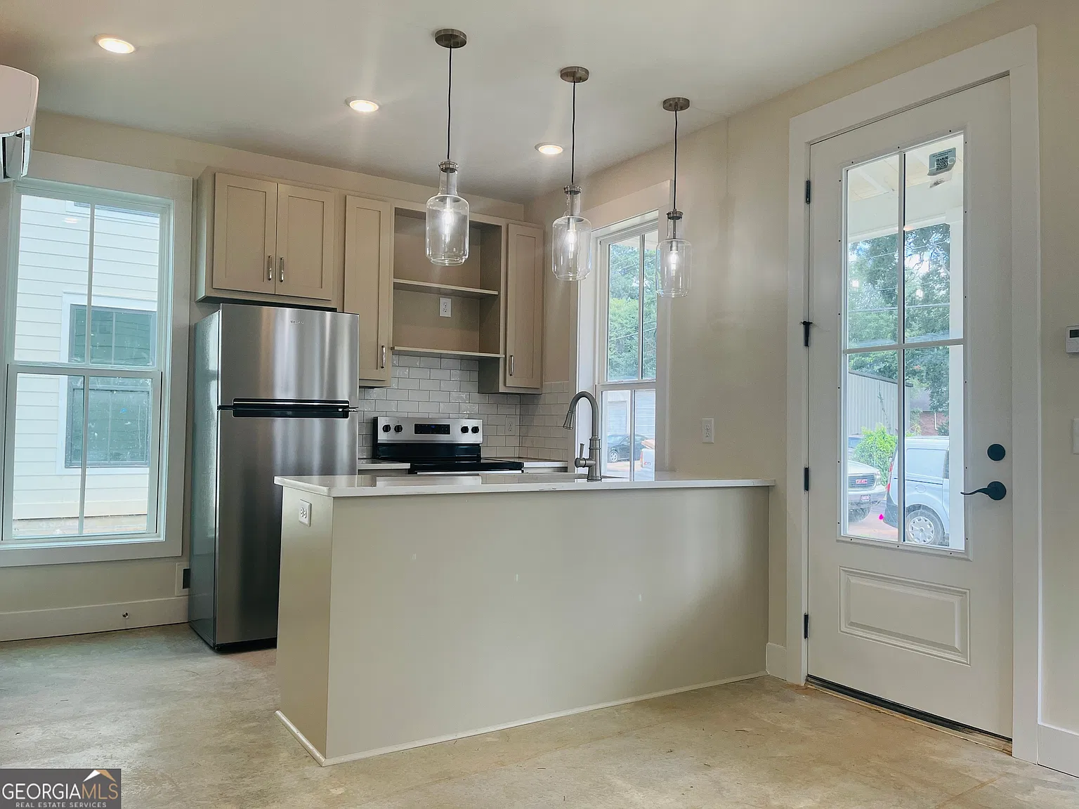 1 bed, 1.5 bath, 570 sqft, $925 — Photo 4