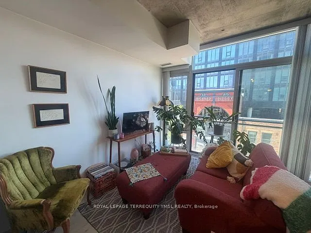 127 Queen St E #504 — Photo 10