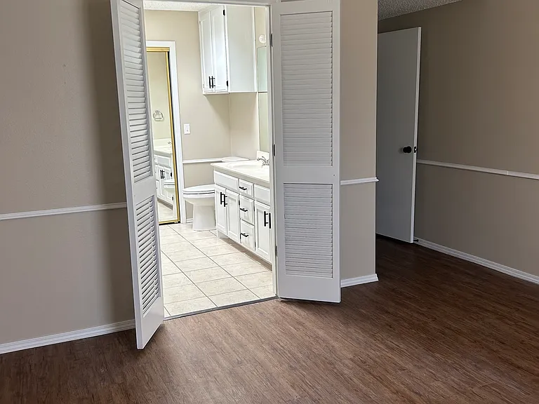 6708 Chalet Ct — Photo 15