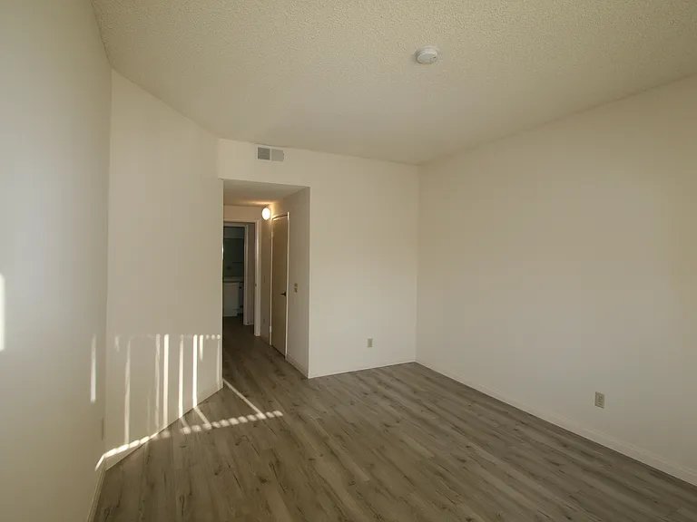 3637 Clarington Ave #112 — Photo 36